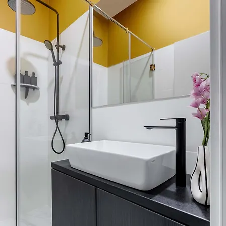 Elegant & Bright 2br - Steps From Old Town * Bukarest