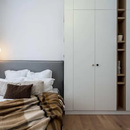 Apartament Elegant & Bright 2br - Steps From Old Town