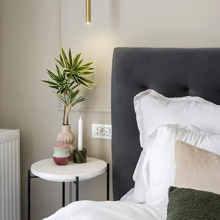 Elegant & Bright 2br - Steps From Old Town Appartement *