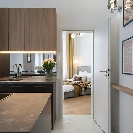 Elegant & Bright 2br - Steps From Old Town * ブカレスト
