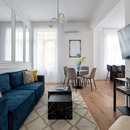 Elegant & Bright 2br - Steps From Old Town *