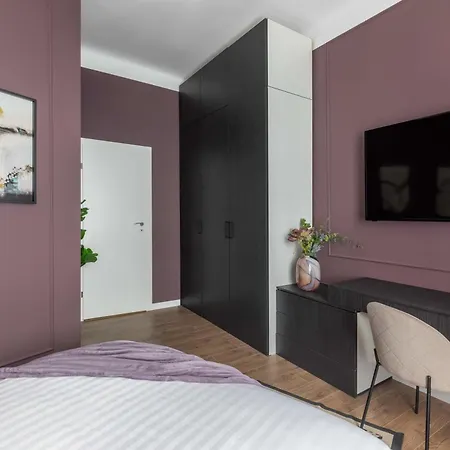 Elegant & Bright 2br - Steps From Old Town *