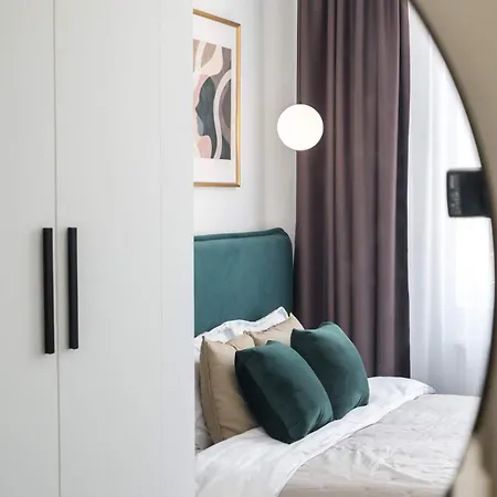 Elegant & Bright 2br - Steps From Old Town Apartment *
