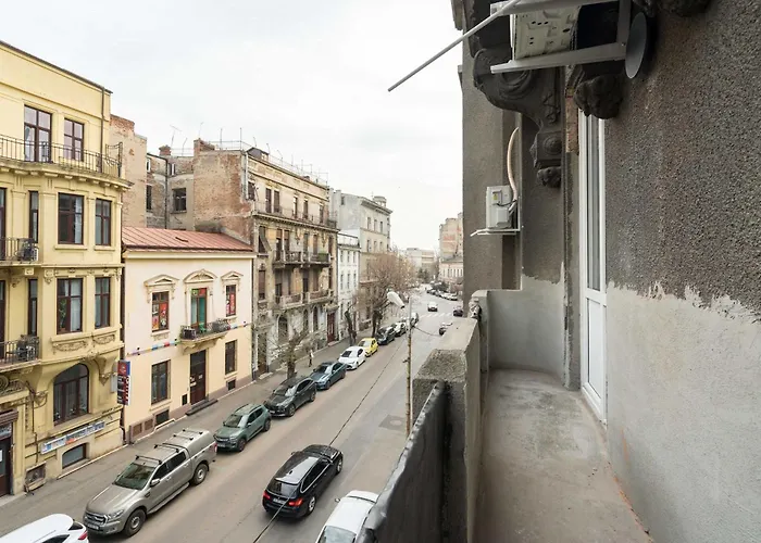 Elegant & Bright 2br - Steps From Old Town Bucharest